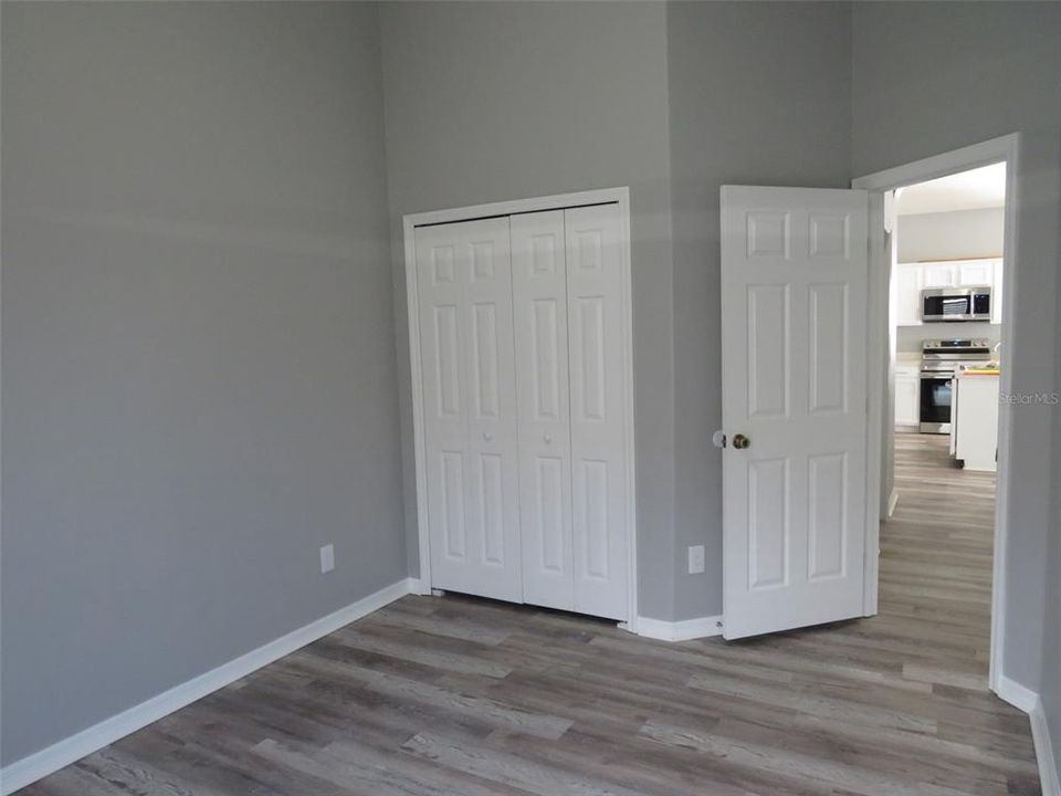 出租: $3,100 (4 贝兹, 3 浴室, 1942 平方英尺)