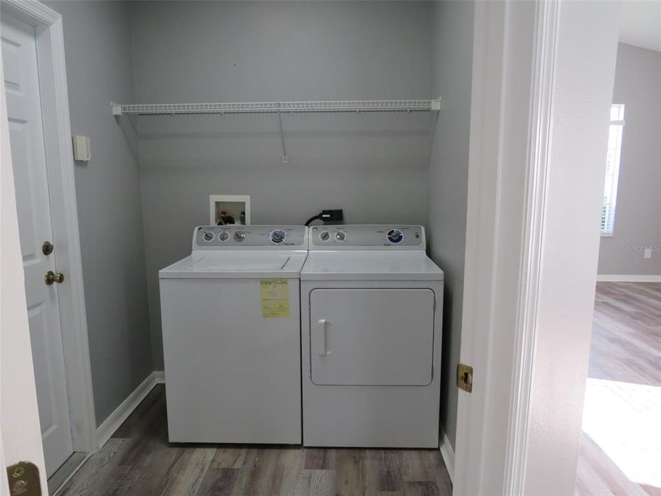 出租: $3,100 (4 贝兹, 3 浴室, 1942 平方英尺)