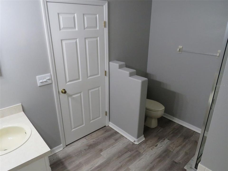 出租: $3,100 (4 贝兹, 3 浴室, 1942 平方英尺)