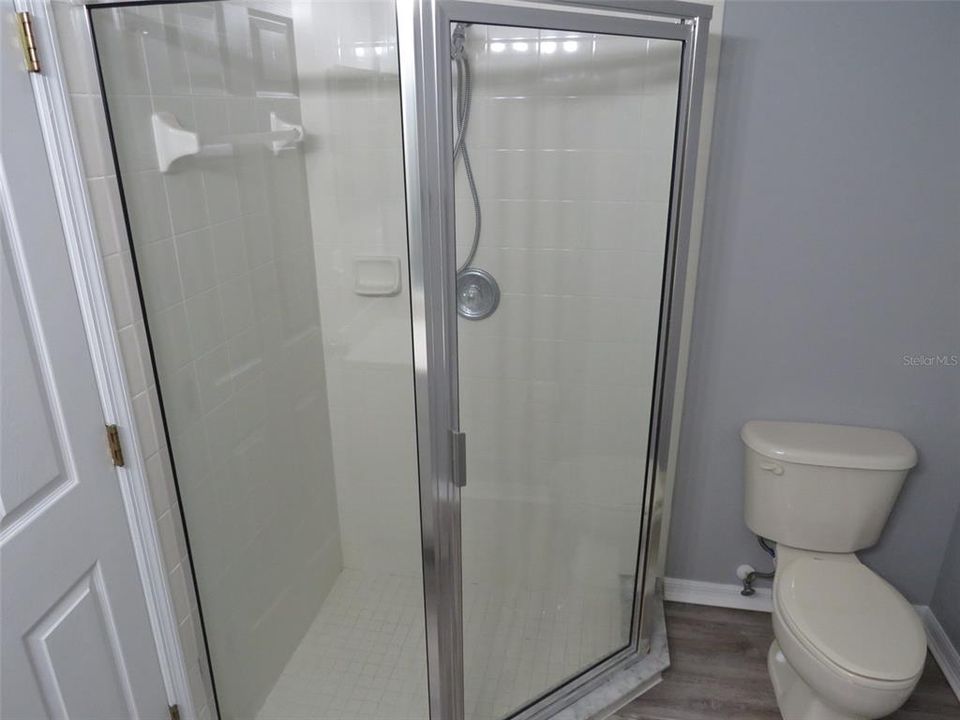 出租: $3,100 (4 贝兹, 3 浴室, 1942 平方英尺)