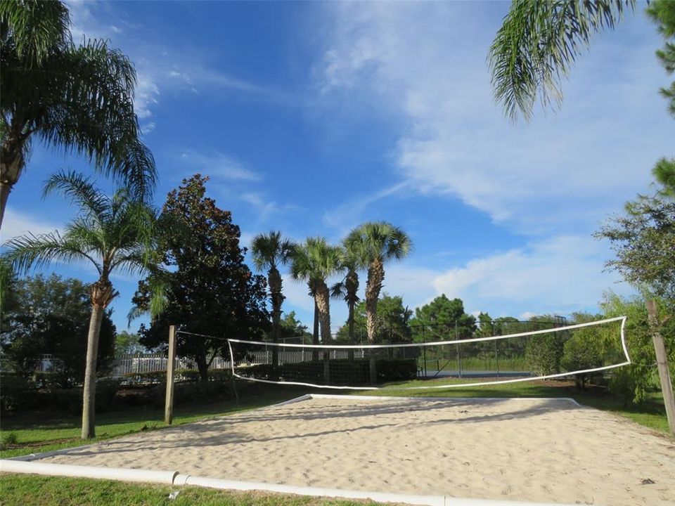 出租: $3,100 (4 贝兹, 3 浴室, 1942 平方英尺)