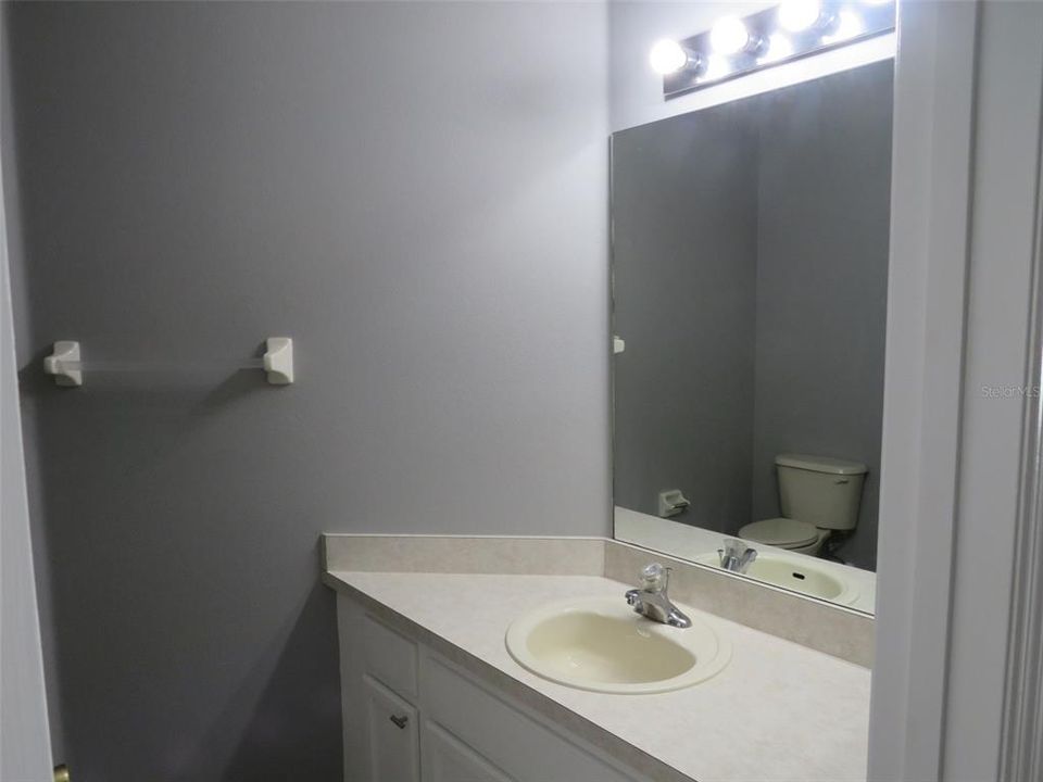 出租: $3,100 (4 贝兹, 3 浴室, 1942 平方英尺)