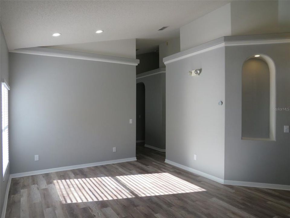 出租: $3,100 (4 贝兹, 3 浴室, 1942 平方英尺)