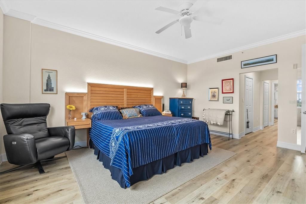 En Venta: $679,900 (2 camas, 2 baños, 2143 Pies cuadrados)