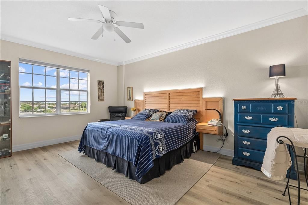 En Venta: $679,900 (2 camas, 2 baños, 2143 Pies cuadrados)