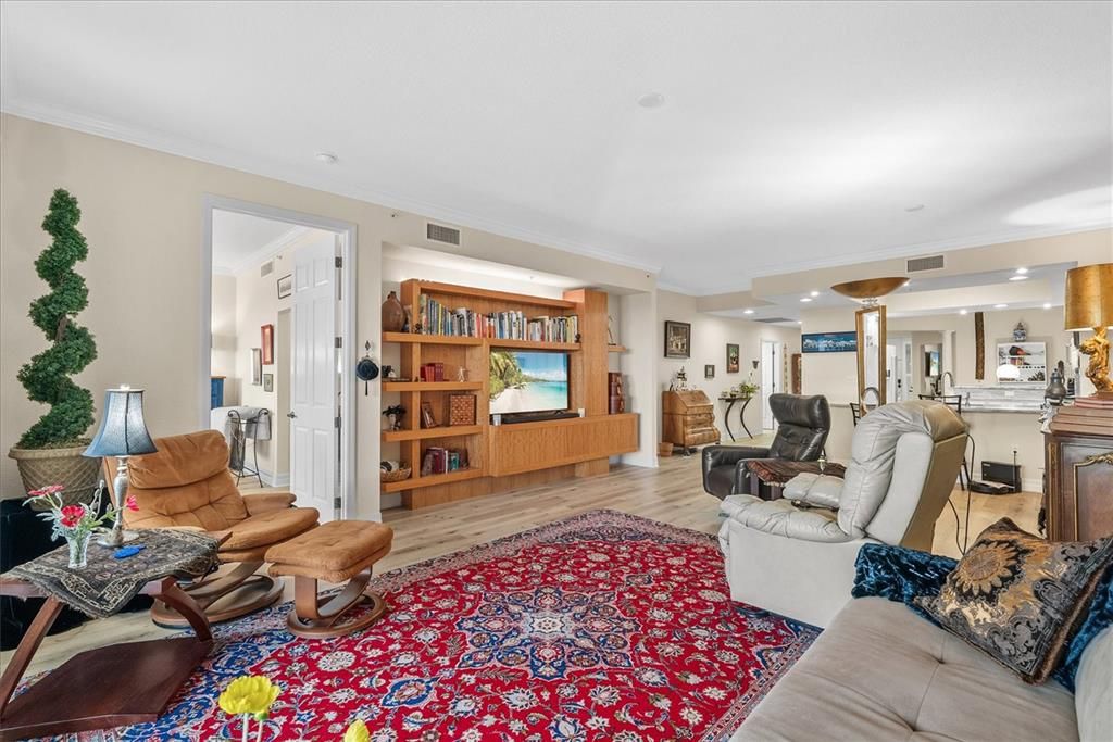 En Venta: $679,900 (2 camas, 2 baños, 2143 Pies cuadrados)