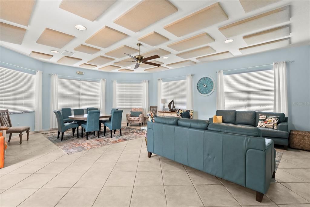 En Venta: $679,900 (2 camas, 2 baños, 2143 Pies cuadrados)