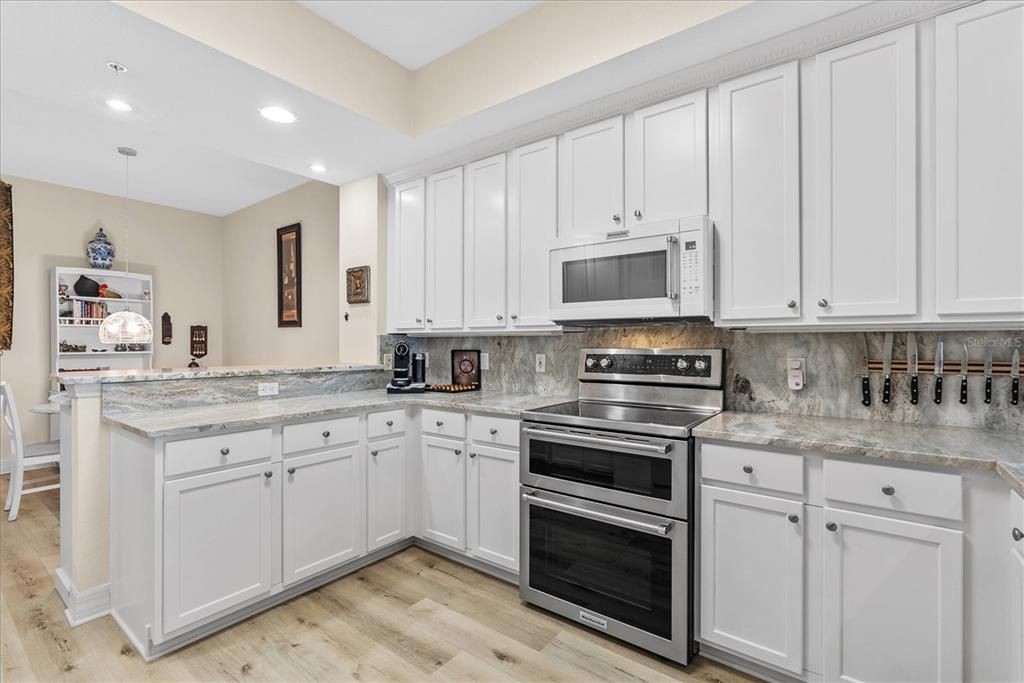 En Venta: $679,900 (2 camas, 2 baños, 2143 Pies cuadrados)