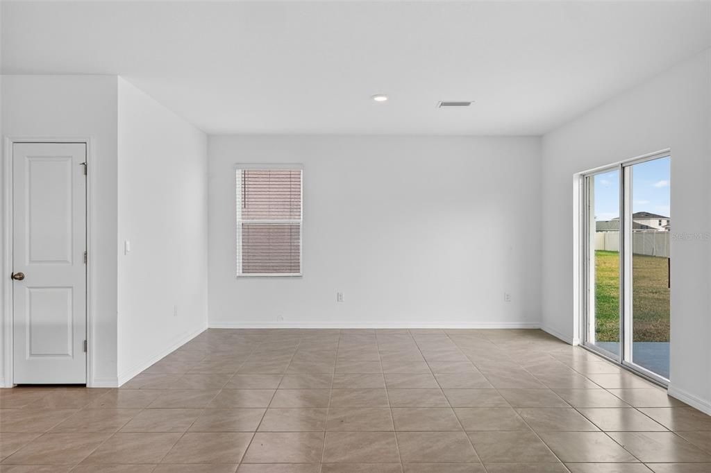 For Sale: $394,000 (4 beds, 2 baths, 2350 Square Feet)