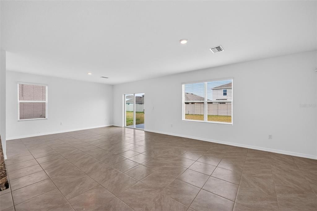 For Sale: $394,000 (4 beds, 2 baths, 2350 Square Feet)