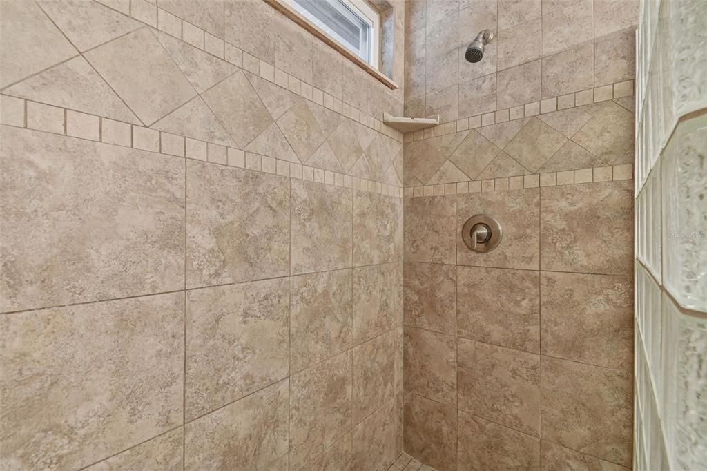 En Venta: $449,900 (3 camas, 2 baños, 1465 Pies cuadrados)