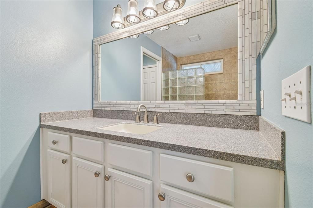 En Venta: $449,900 (3 camas, 2 baños, 1465 Pies cuadrados)