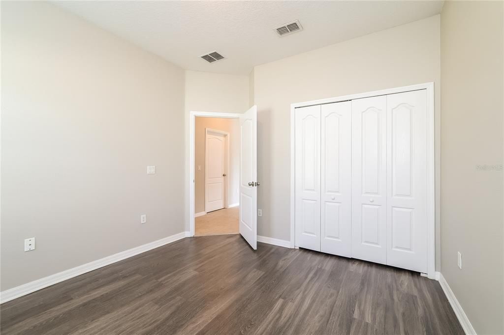 For Rent: $2,010 (4 beds, 2 baths, 1934 Square Feet)