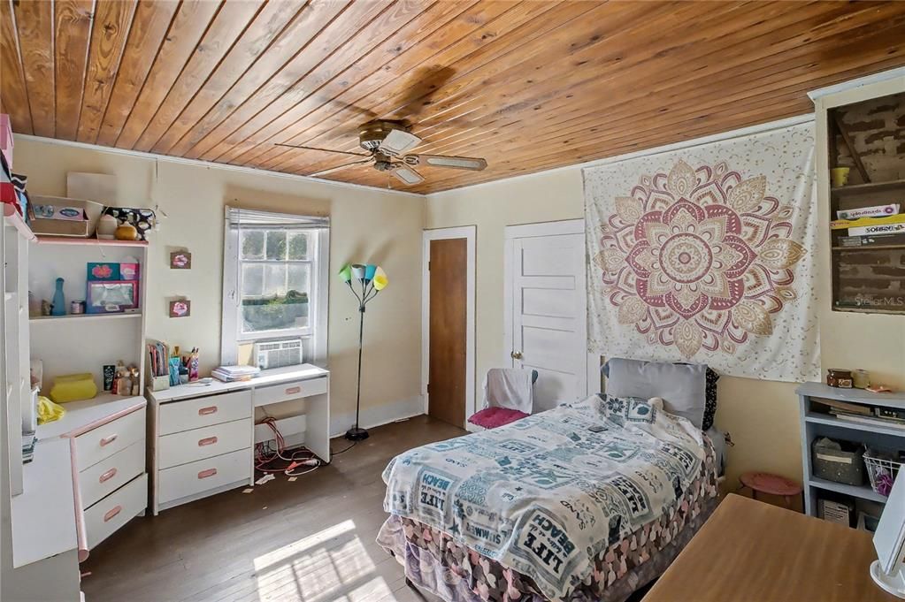 На продажу: $699,900 (3 спален, 1 ванн, 1628 Квадратных фут)