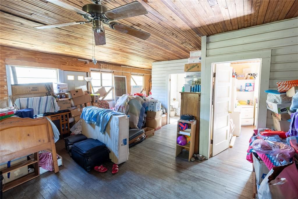 На продажу: $699,900 (3 спален, 1 ванн, 1628 Квадратных фут)