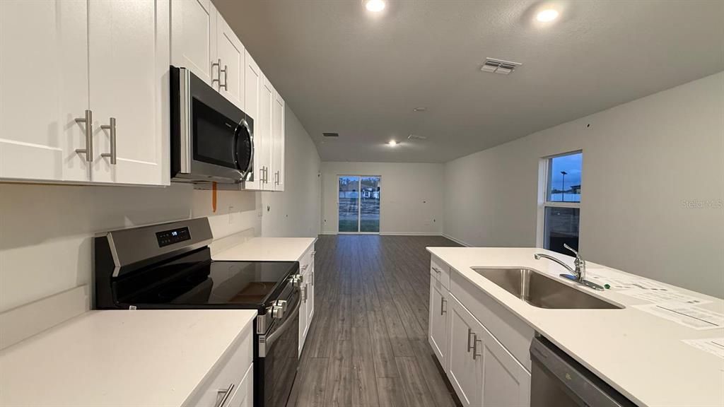 出租: $1,890 (3 贝兹, 2 浴室, 1428 平方英尺)