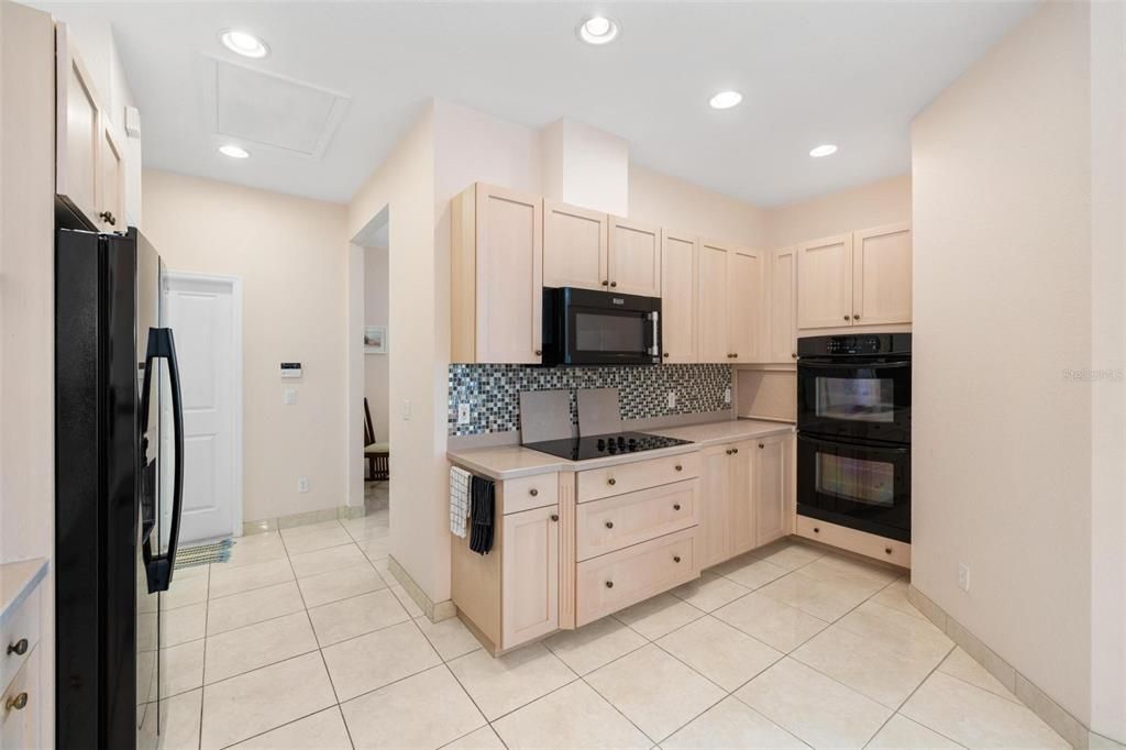 На продажу: $550,000 (4 спален, 3 ванн, 2570 Квадратных фут)