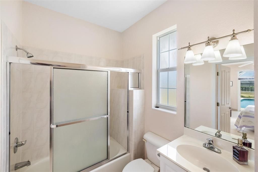 На продажу: $550,000 (4 спален, 3 ванн, 2570 Квадратных фут)