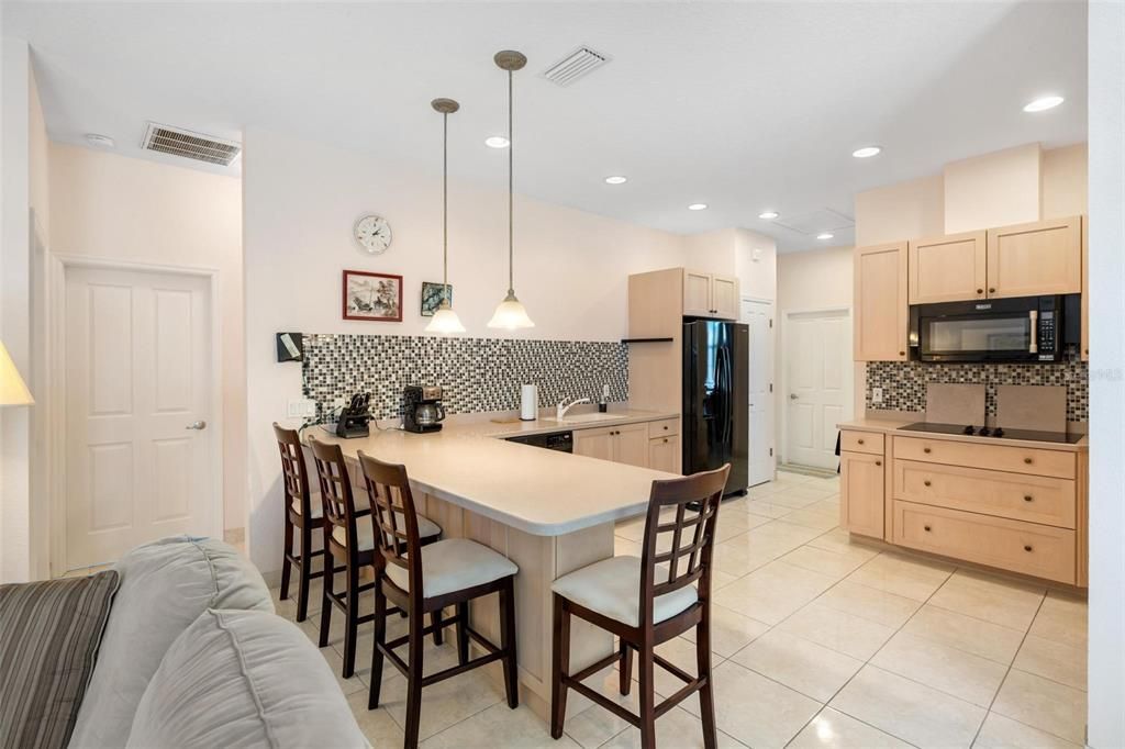 На продажу: $550,000 (4 спален, 3 ванн, 2570 Квадратных фут)