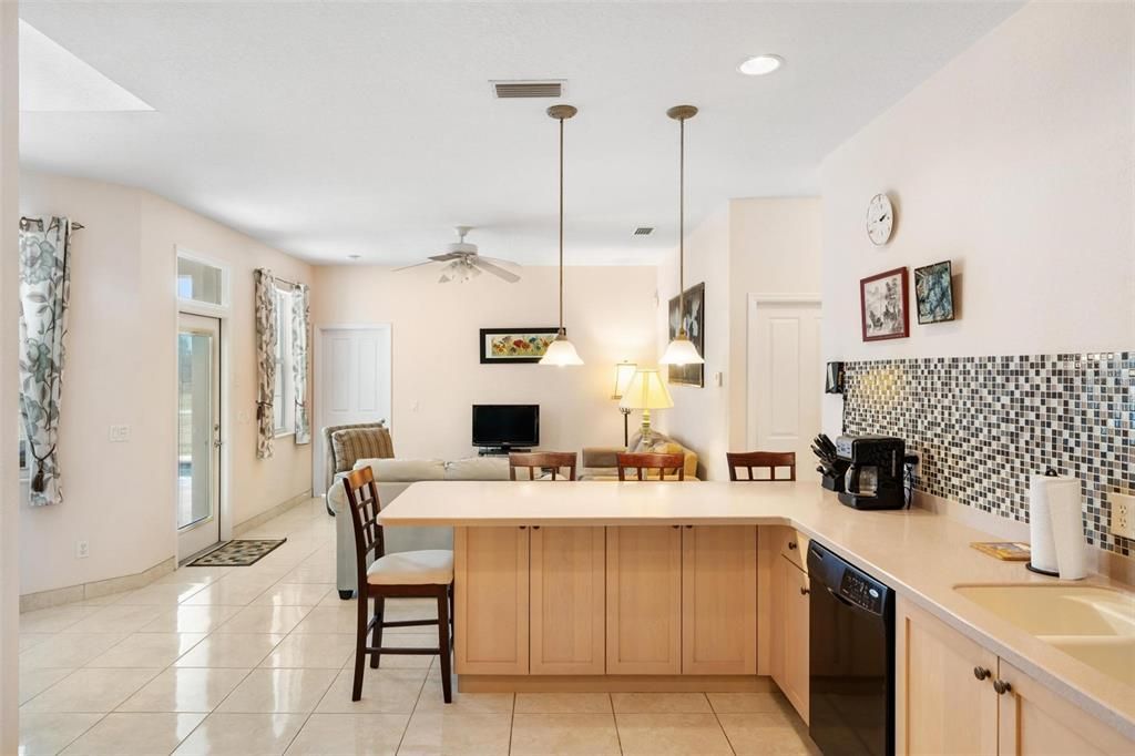 На продажу: $550,000 (4 спален, 3 ванн, 2570 Квадратных фут)