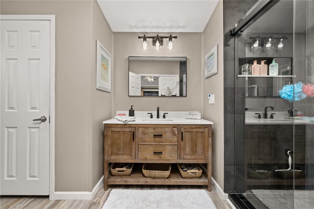 For Sale: $224,900 (2 beds, 2 baths, 1242 Square Feet)