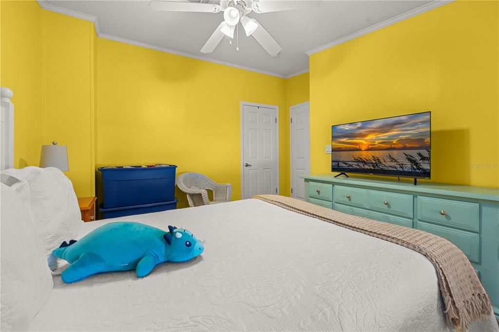 For Sale: $224,900 (2 beds, 2 baths, 1242 Square Feet)