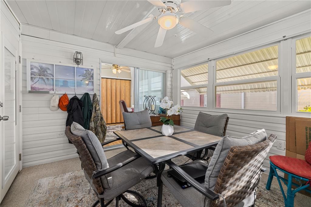 For Sale: $224,900 (2 beds, 2 baths, 1242 Square Feet)