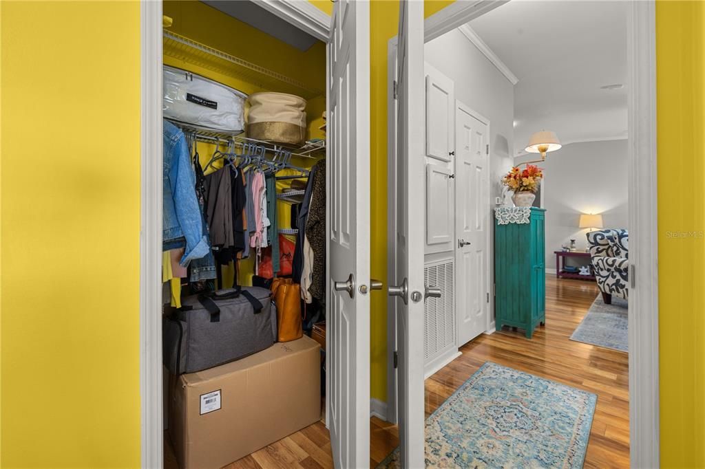 For Sale: $224,900 (2 beds, 2 baths, 1242 Square Feet)