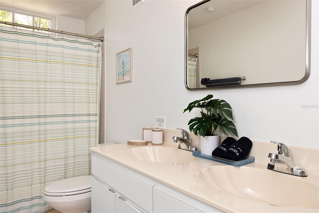 待售: $415,000 (2 贝兹, 2 浴室, 1348 平方英尺)