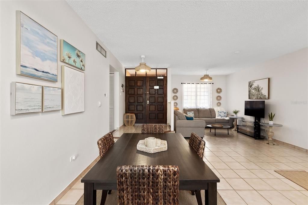 待售: $415,000 (2 贝兹, 2 浴室, 1348 平方英尺)