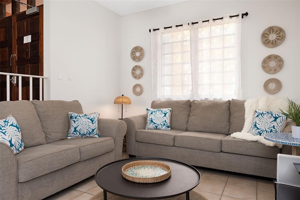 待售: $415,000 (2 贝兹, 2 浴室, 1348 平方英尺)