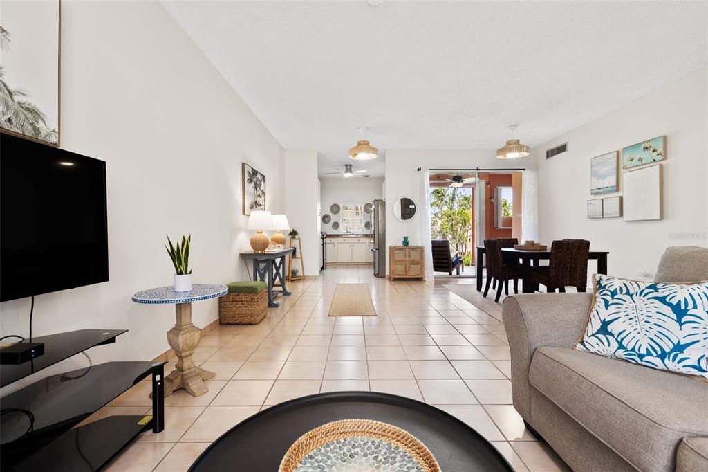 待售: $415,000 (2 贝兹, 2 浴室, 1348 平方英尺)