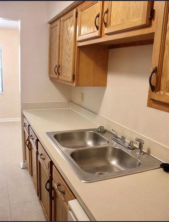 待售: $150,000 (2 贝兹, 1 浴室, 875 平方英尺)