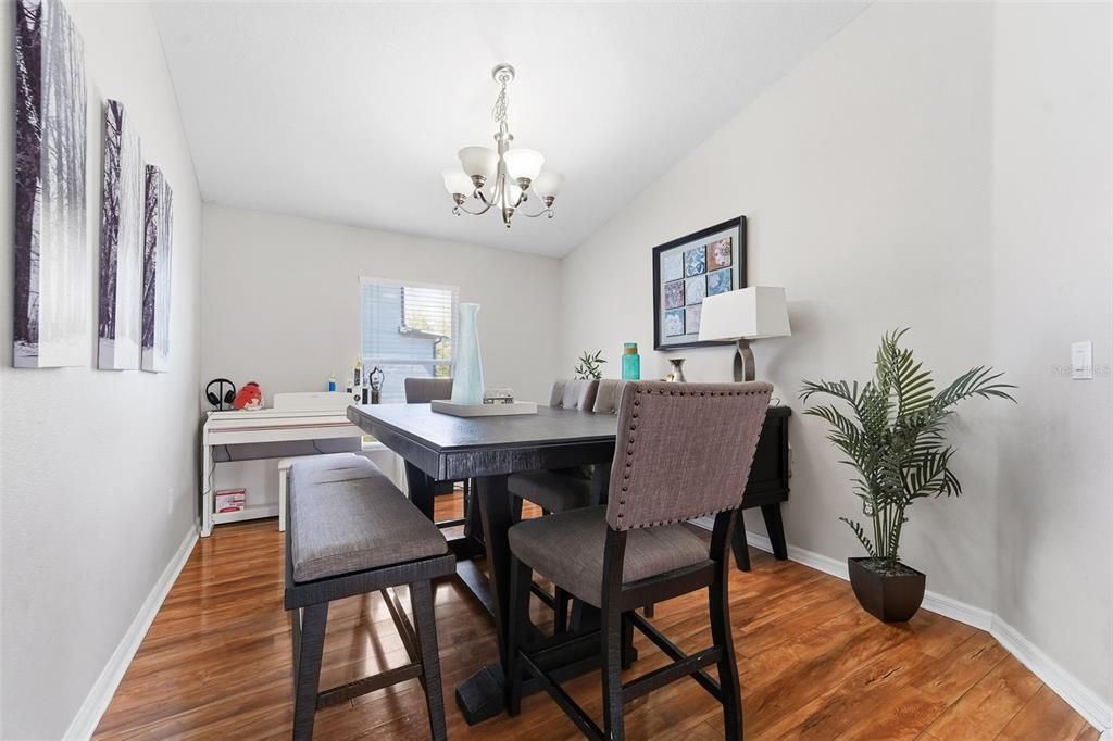 For Sale: $380,000 (4 beds, 3 baths, 1913 Square Feet)