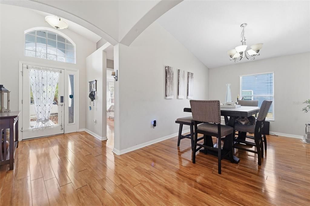 For Sale: $380,000 (4 beds, 3 baths, 1913 Square Feet)