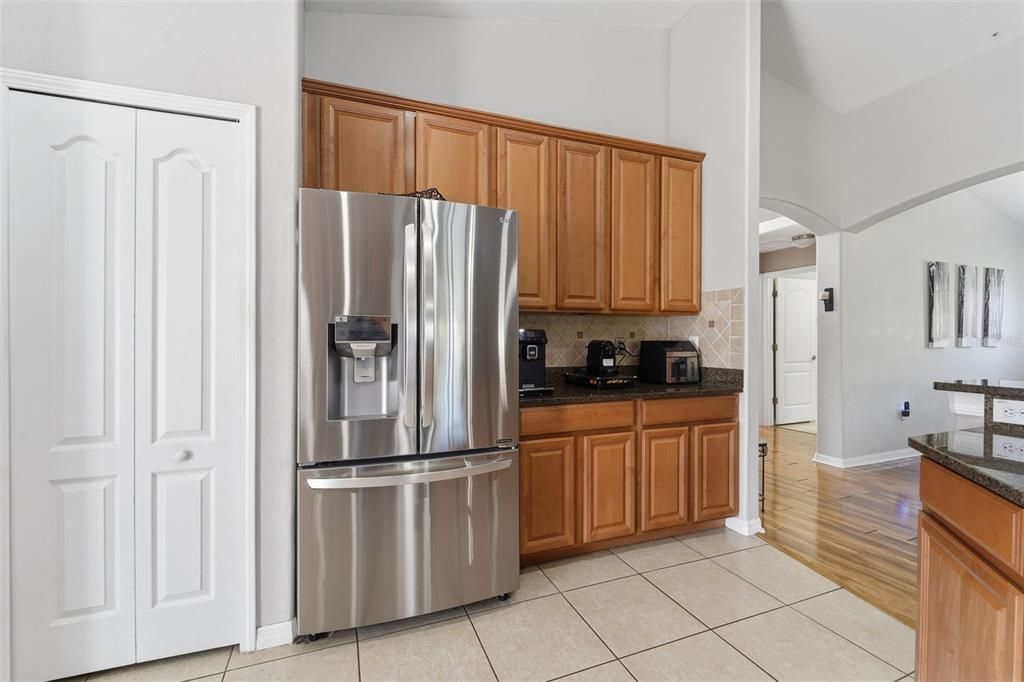 For Sale: $380,000 (4 beds, 3 baths, 1913 Square Feet)