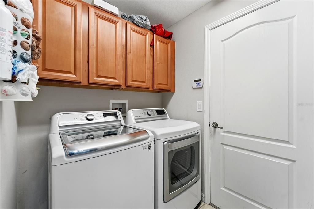 For Sale: $380,000 (4 beds, 3 baths, 1913 Square Feet)