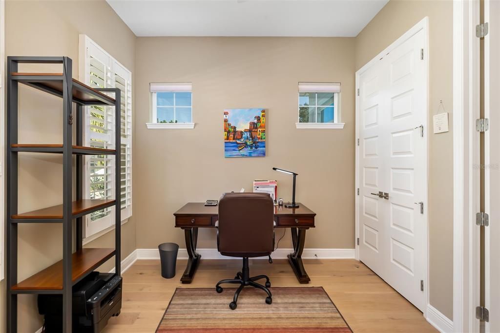 На продажу: $1,050,000 (4 спален, 3 ванн, 2307 Квадратных фут)