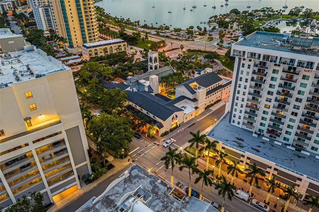 На продажу: $1,050,000 (4 спален, 3 ванн, 2307 Квадратных фут)