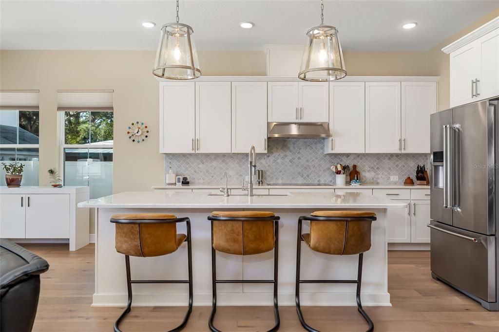 На продажу: $1,050,000 (4 спален, 3 ванн, 2307 Квадратных фут)