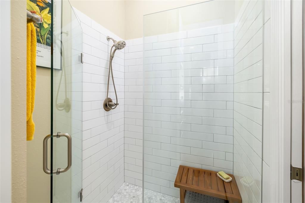 На продажу: $1,050,000 (4 спален, 3 ванн, 2307 Квадратных фут)