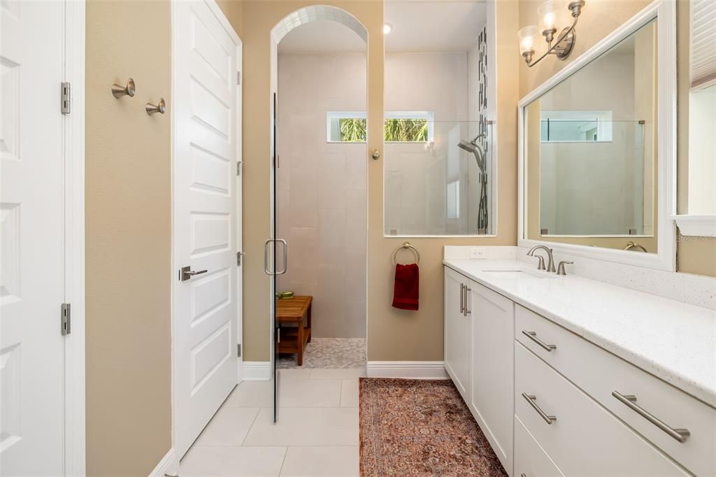 На продажу: $1,050,000 (4 спален, 3 ванн, 2307 Квадратных фут)