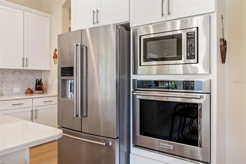 На продажу: $1,050,000 (4 спален, 3 ванн, 2307 Квадратных фут)