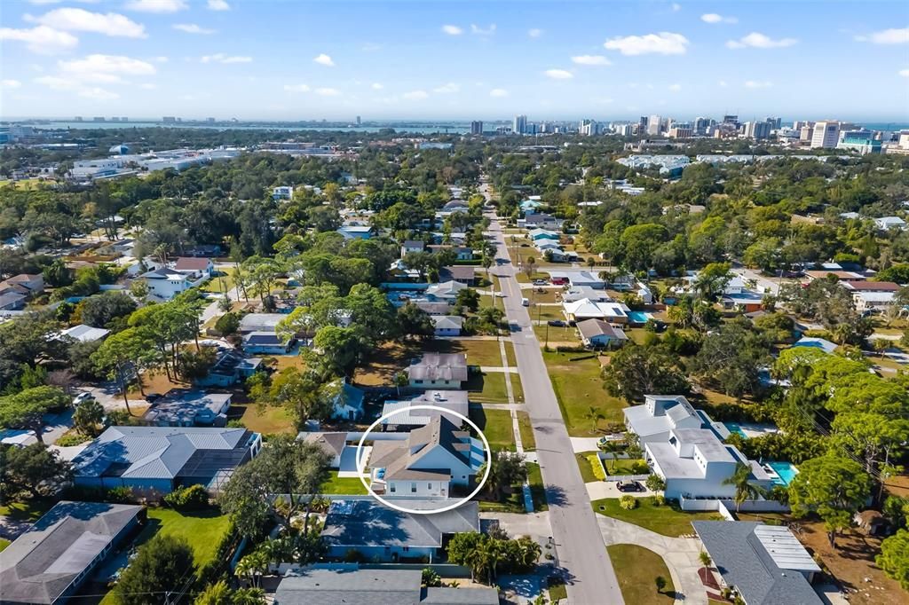 На продажу: $1,050,000 (4 спален, 3 ванн, 2307 Квадратных фут)