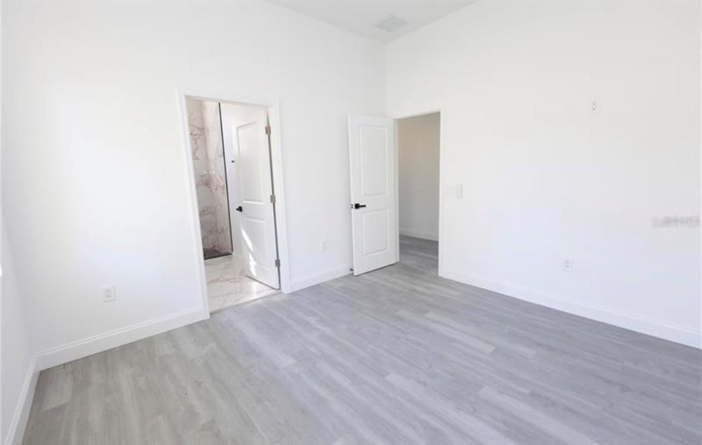 待售: $234,000 (3 贝兹, 2 浴室, 1062 平方英尺)