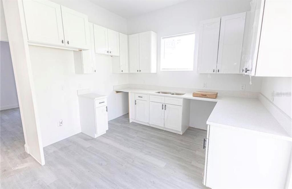 待售: $234,000 (3 贝兹, 2 浴室, 1062 平方英尺)