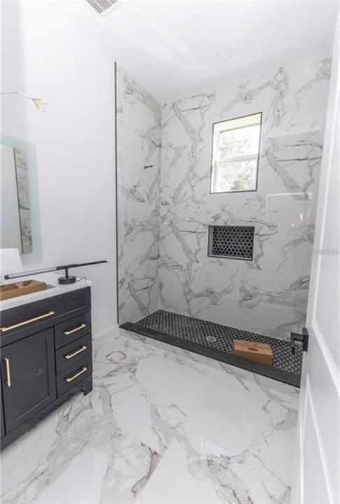 待售: $234,000 (3 贝兹, 2 浴室, 1062 平方英尺)