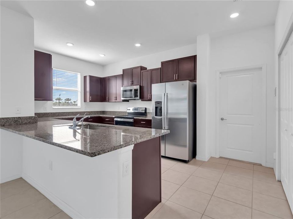 В аренду: $2,650 (4 спален, 2 ванн, 2162 Квадратных фут)