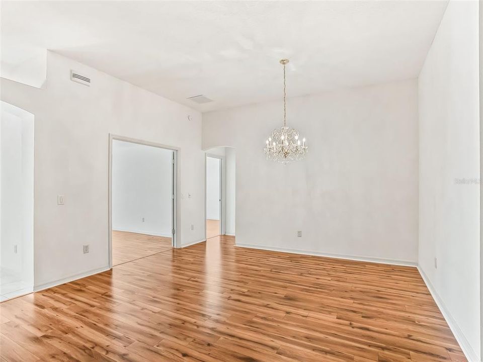 For Sale: $329,900 (3 beds, 2 baths, 1513 Square Feet)