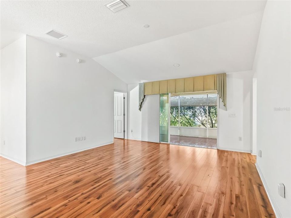 For Sale: $329,900 (3 beds, 2 baths, 1513 Square Feet)